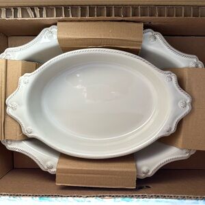 Juliska NWT berry & thread oval baker 2-piece set- in box. Large and Medium size